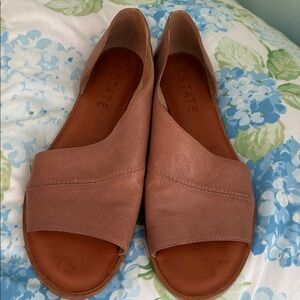 1.State Celvin Leather Flat Sandals